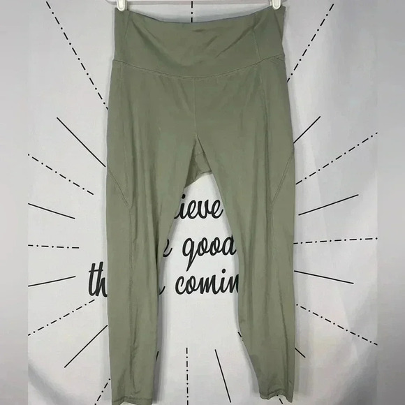 All in Motion High-Waisted 7/8 Leggings Pockets All in Motion Sage - Picture 3 of 9